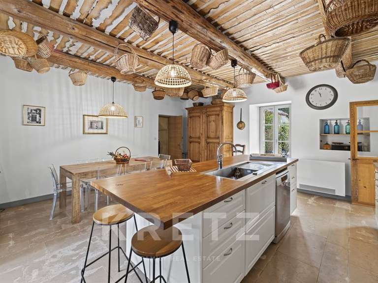 Maison Taillades - 5 chambres - 200m²