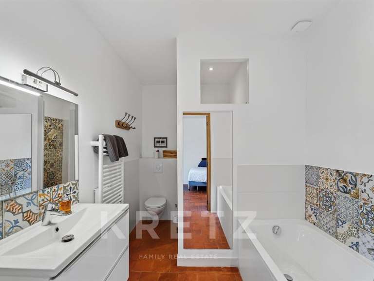Maison Taillades - 5 chambres - 200m²