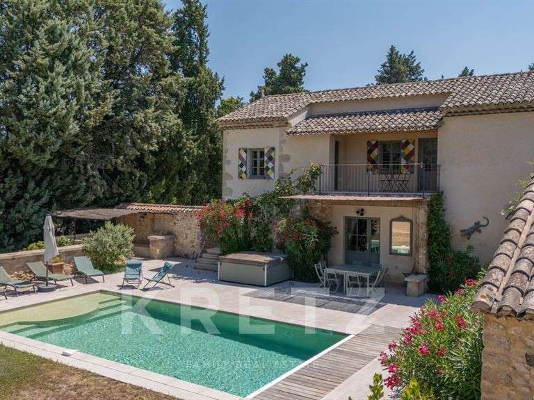 Maison Taillades - 5 chambres - 200m²