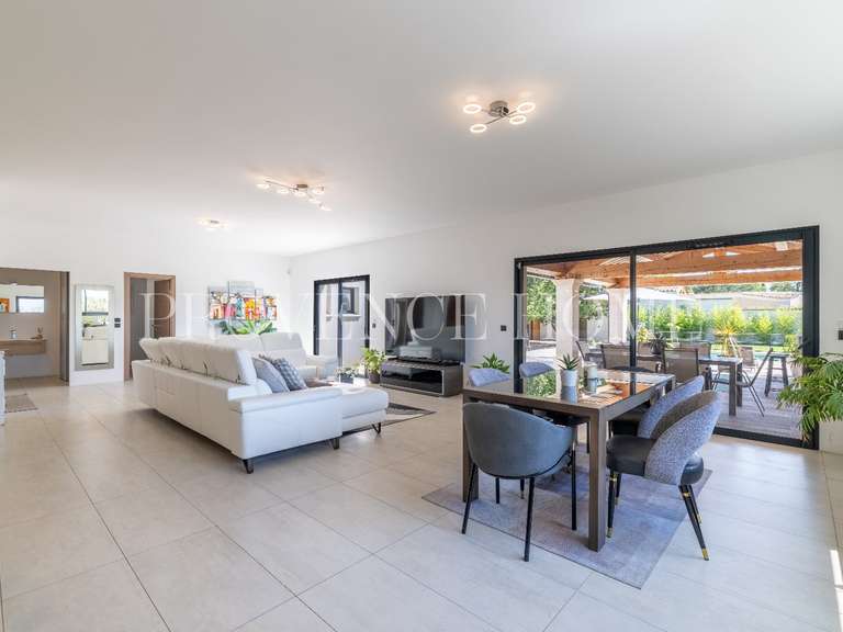 Maison Taillades - 4 chambres - 190m²