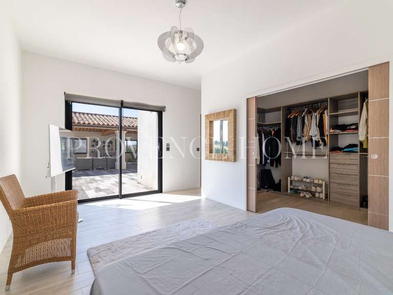 Maison Taillades - 4 chambres - 190m²
