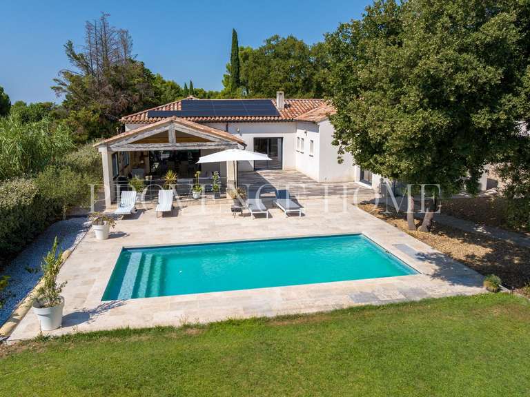 Maison Taillades - 4 chambres - 190m²