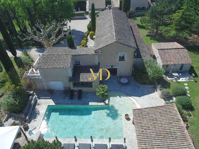 House Taillades - 13 bedrooms - 500m²