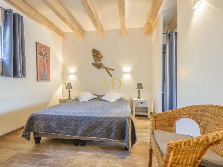 House Taillades - 13 bedrooms - 500m²
