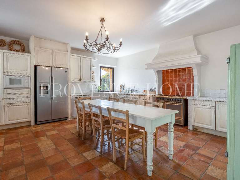 Propriété Taillades - 9 chambres - 350m²