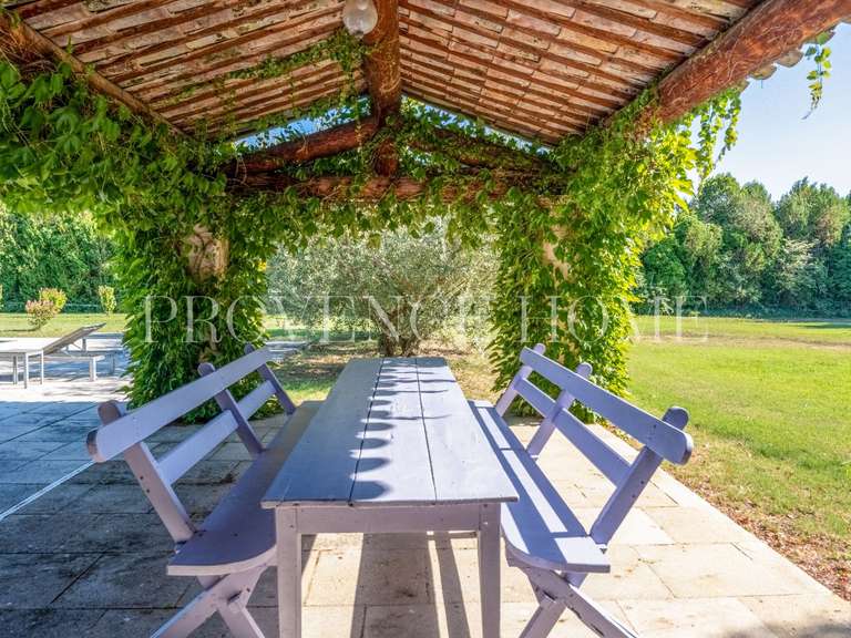 Propriété Taillades - 9 chambres - 350m²