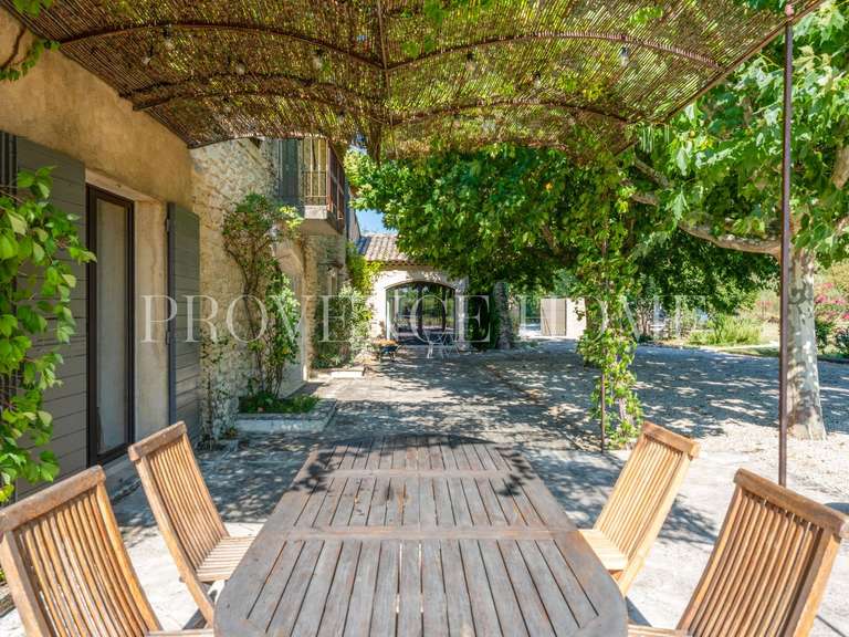 Propriété Taillades - 9 chambres - 350m²