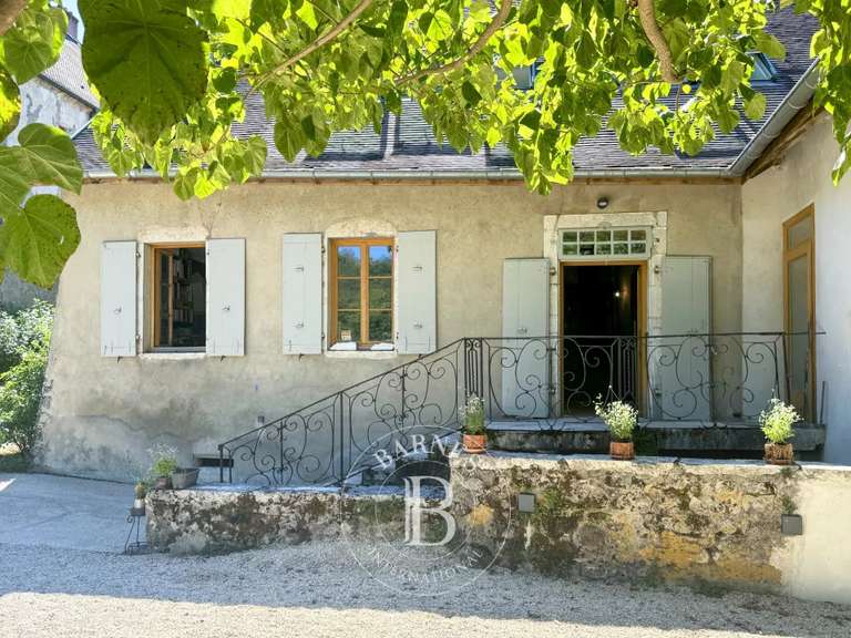 Appartement Talissieu - 8 chambres - 535m²