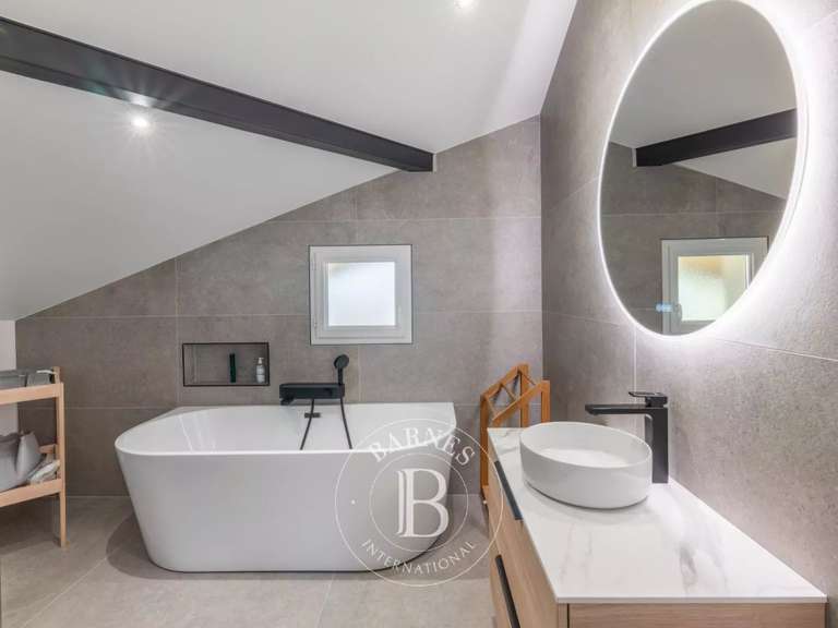 Maison Talloires-Montmin - 4 chambres - 150m²