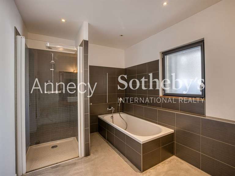 Maison Talloires-Montmin - 4 chambres - 136m²