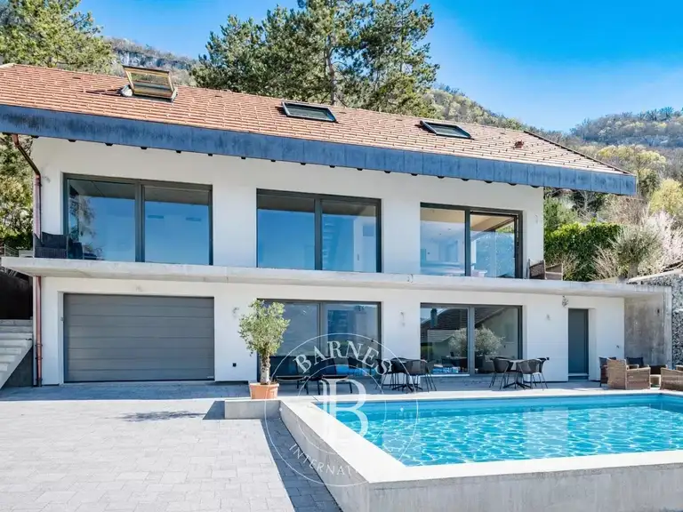 Maison Talloires-Montmin - 4 chambres - 200m²