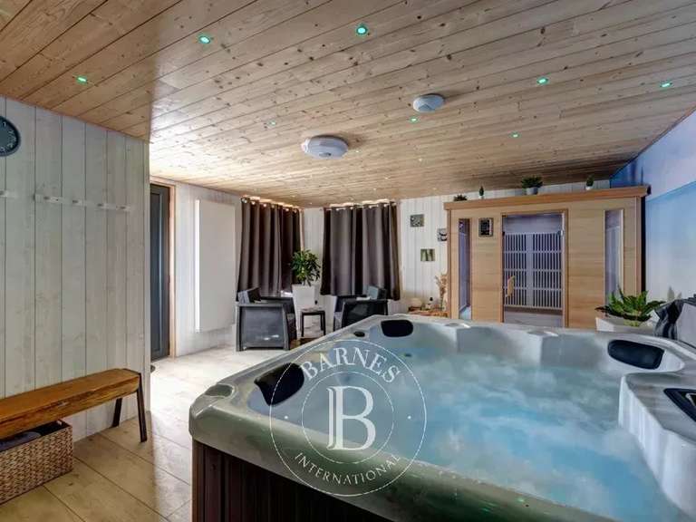 Maison Talloires-Montmin - 6 chambres - 275m²