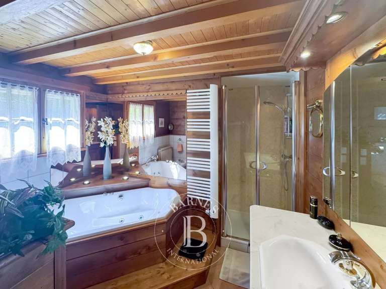 Maison Talloires-Montmin - 5 chambres - 374m²