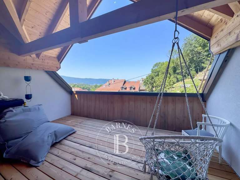 Maison Talloires-Montmin - 3 chambres - 245m²