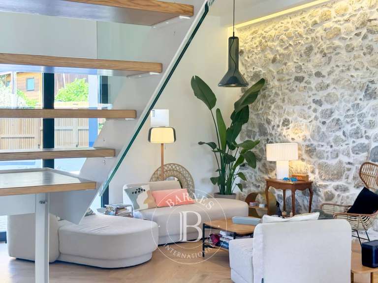 Maison Talloires-Montmin - 3 chambres - 245m²