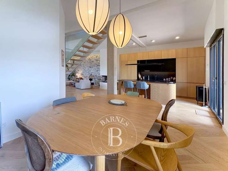Maison Talloires-Montmin - 3 chambres - 245m²