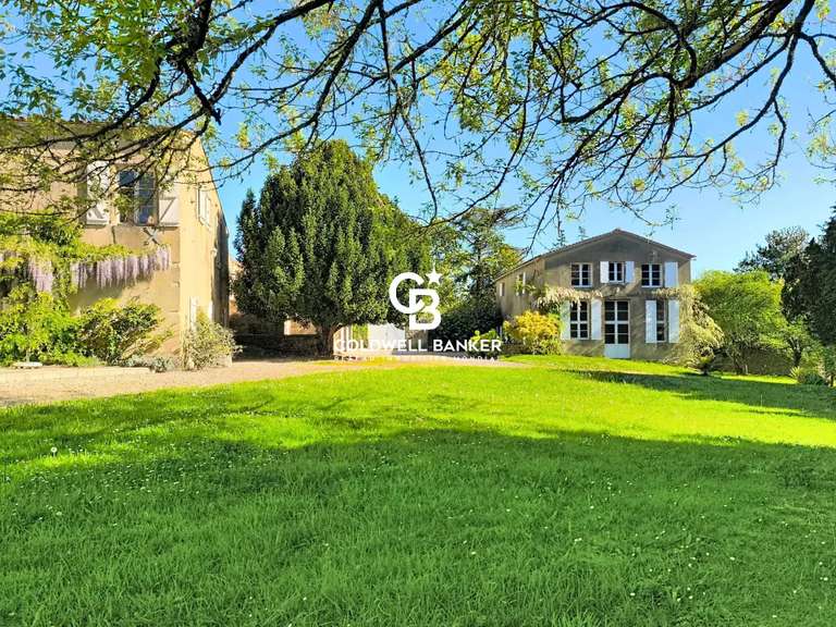 Château Talmont-Saint-Hilaire - 12 chambres - 700m²