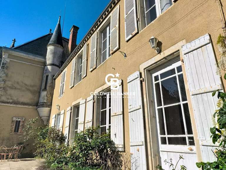 Château Talmont-Saint-Hilaire - 12 chambres - 700m²