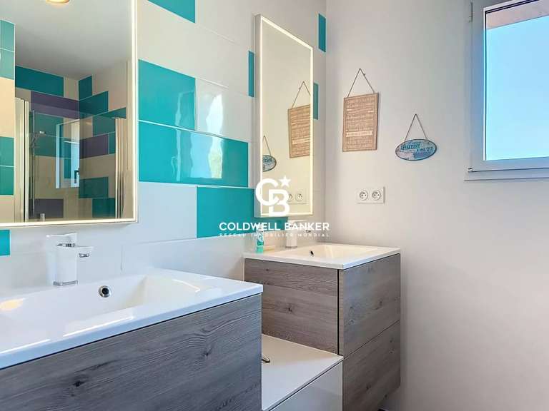 Maison Talmont-Saint-Hilaire - 4 chambres - 189m²