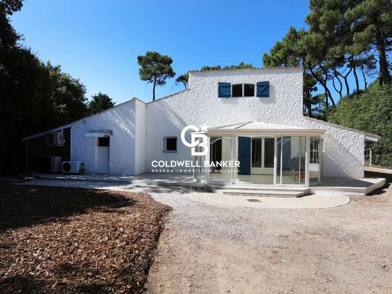 Maison Talmont-Saint-Hilaire - 4 chambres - 211m²