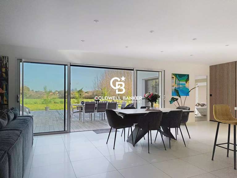 Maison Talmont-Saint-Hilaire - 3 chambres - 245m²