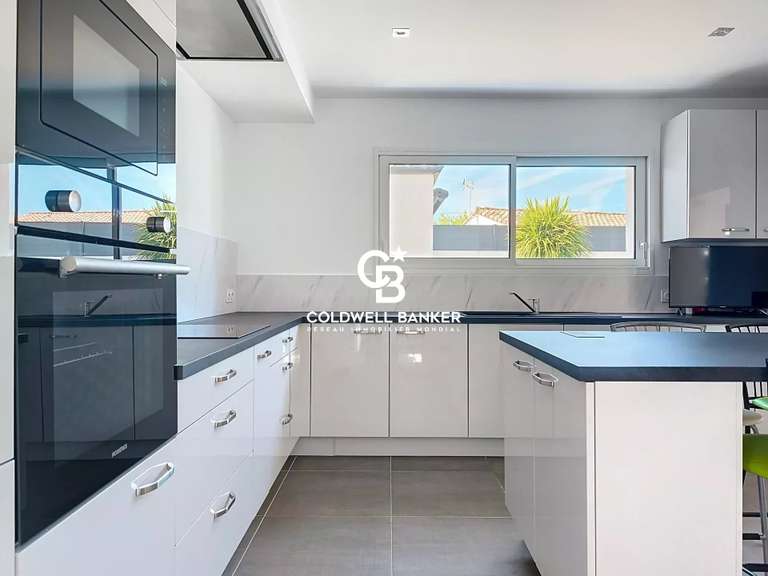 Maison Talmont-Saint-Hilaire - 5 chambres - 148m²