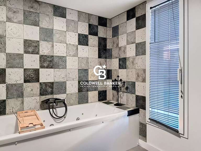Maison Talmont-Saint-Hilaire - 4 chambres - 189m²