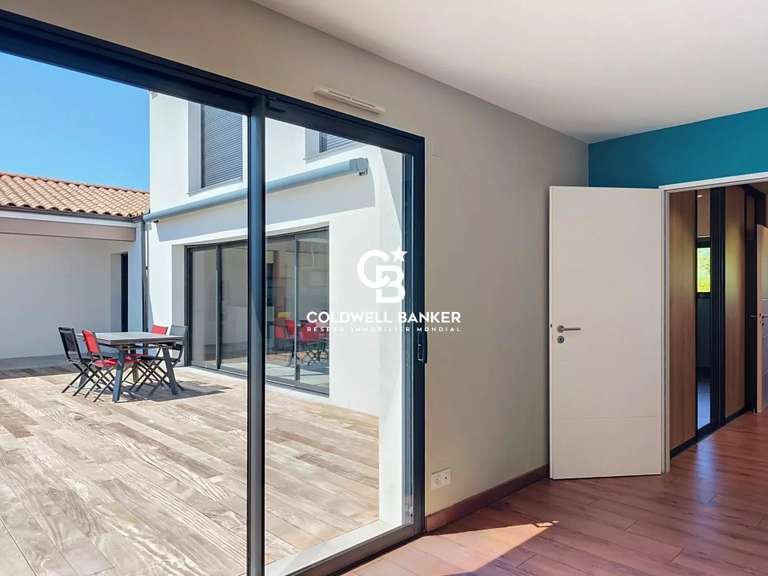 Maison Talmont-Saint-Hilaire - 4 chambres - 178m²
