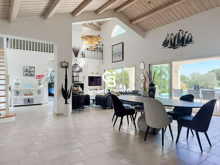 Maison Talmont-Saint-Hilaire - 4 chambres - 214m²