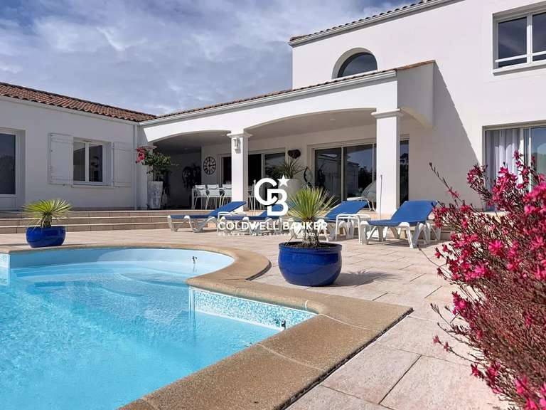 Maison Talmont-Saint-Hilaire - 4 chambres - 214m²