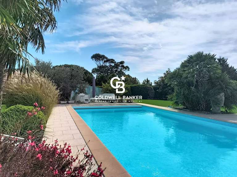 Maison Talmont-Saint-Hilaire - 4 chambres - 214m²
