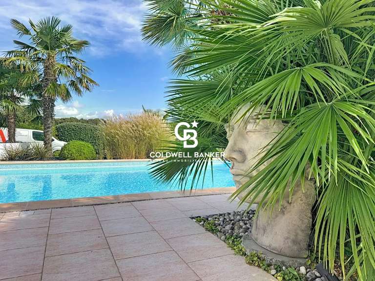 Maison Talmont-Saint-Hilaire - 4 chambres - 214m²
