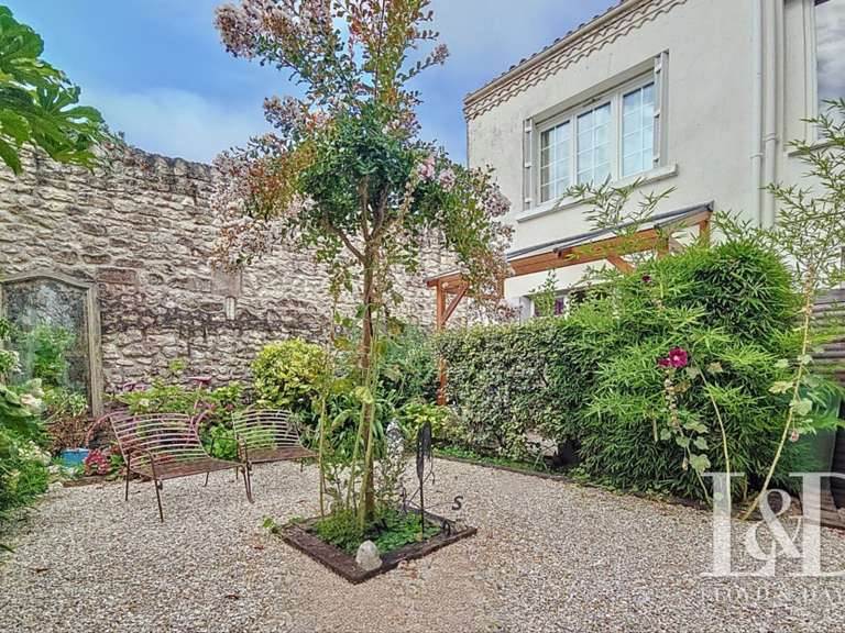 Maison Talmont-sur-Gironde - 4 chambres - 230m²