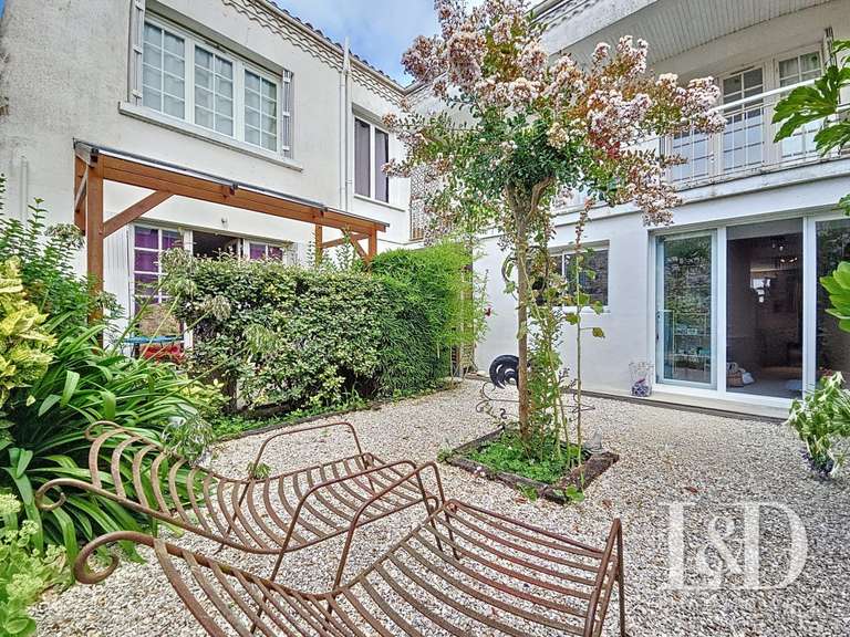 Maison Talmont-sur-Gironde - 4 chambres - 230m²