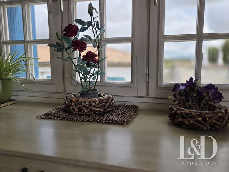 Maison Talmont-sur-Gironde - 4 chambres - 230m²