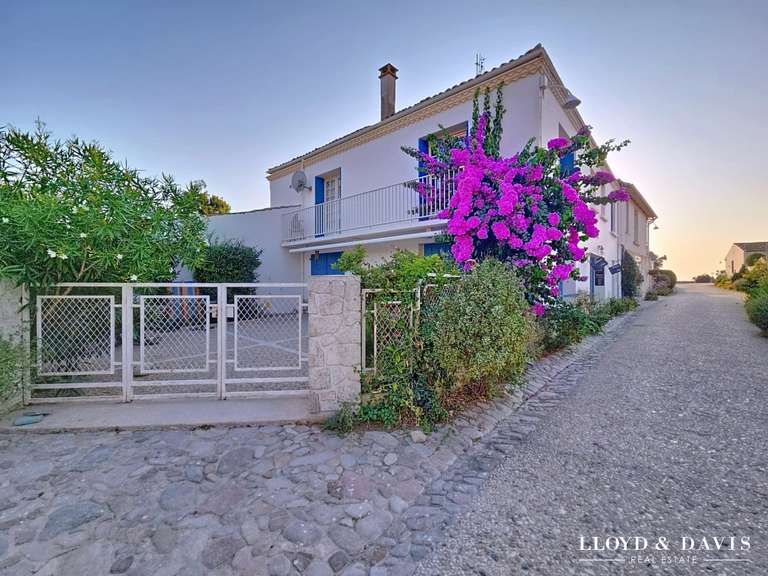 Maison Talmont-sur-Gironde - 4 chambres - 230m²