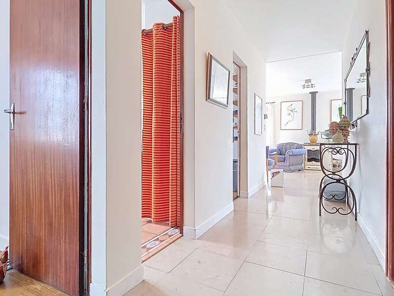Maison Talmont-sur-Gironde - 4 chambres - 230m²