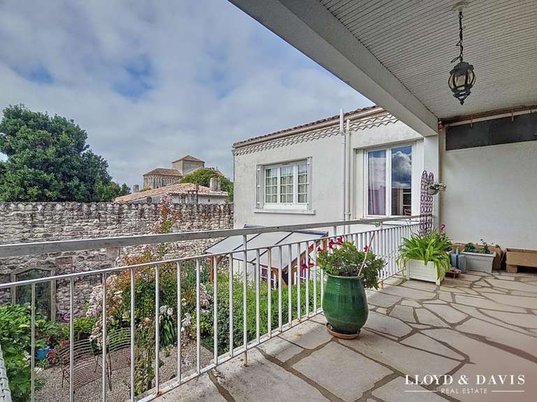 Maison Talmont-sur-Gironde - 4 chambres - 230m²