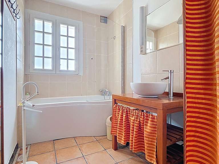 Maison Talmont-sur-Gironde - 4 chambres - 230m²