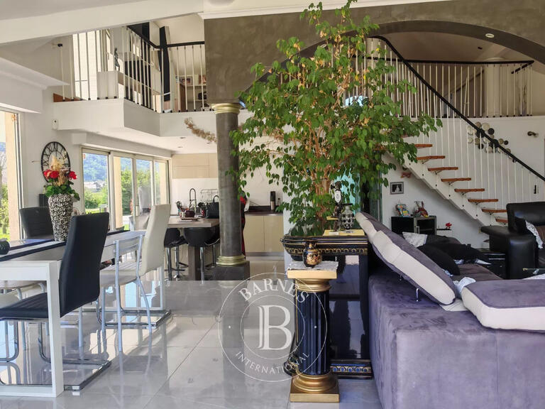 House Taninges - 4 bedrooms - 284m²