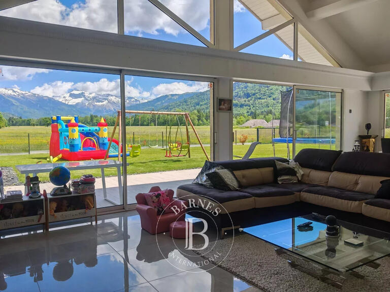 House Taninges - 4 bedrooms - 284m²