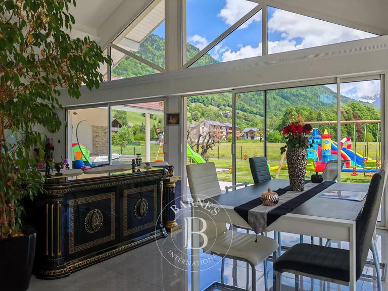 House Taninges - 4 bedrooms - 284m²