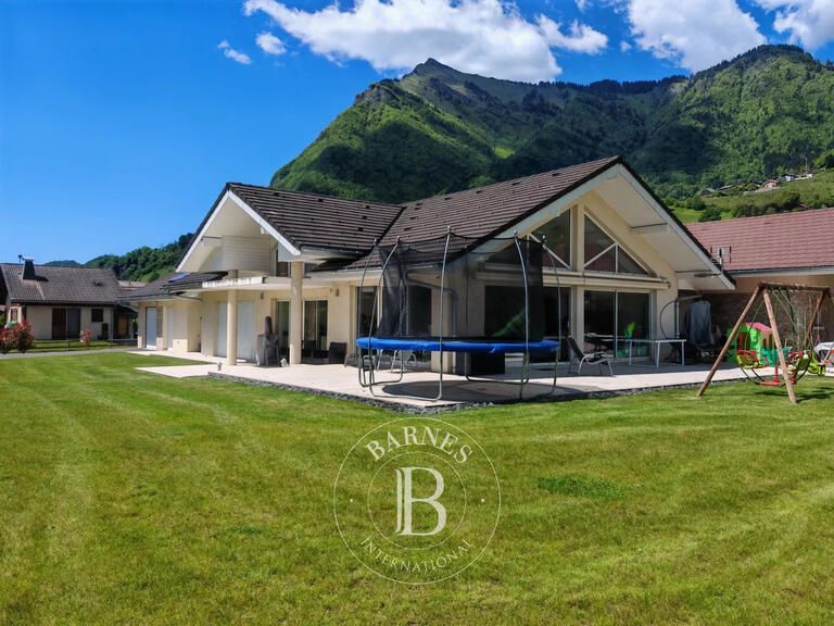 House Taninges - 4 bedrooms - 284m²