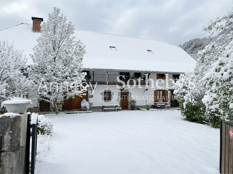 Propriété Taninges - 758m²