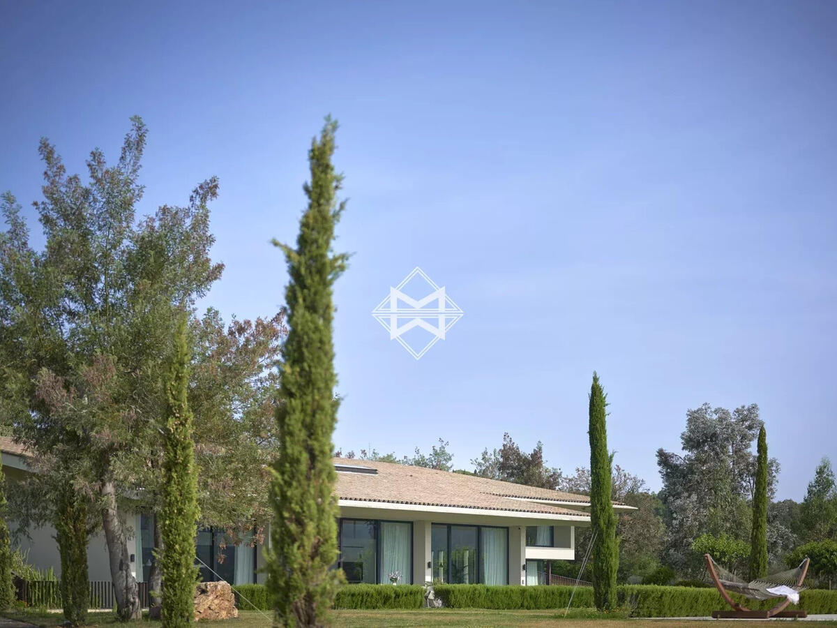 Property Tanneron