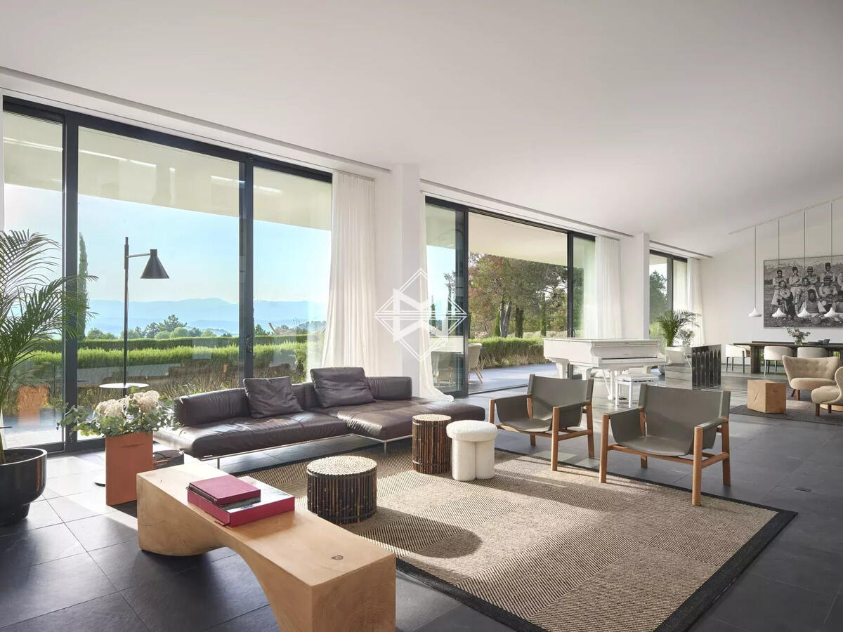 Property Tanneron