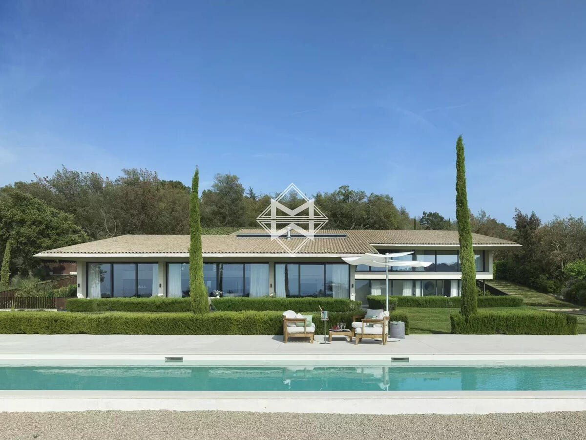 Property Tanneron