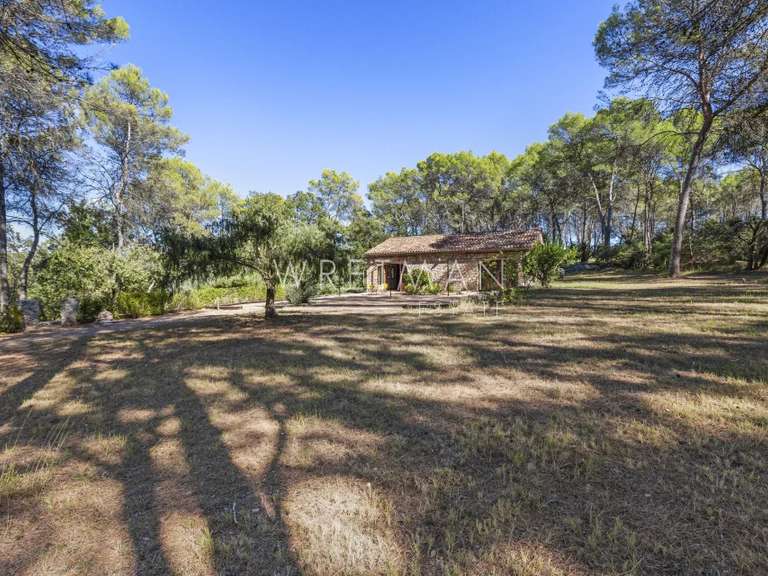 Propriété Taradeau - 6 chambres - 340m²