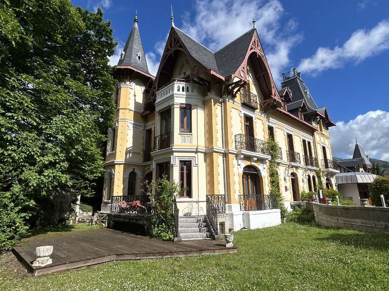 Manoir Tarascon-sur-Ariège - 14 chambres - 1000m²