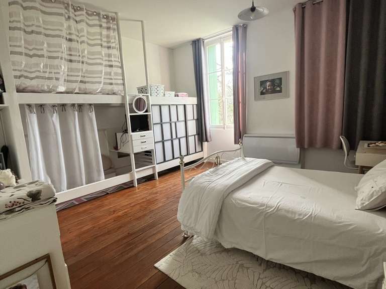 Maison Targon - 6 chambres - 323m²